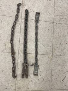 lot 9743 image: 3 short pulling chains