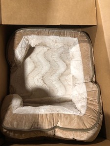 lot 7480 image: Small White And Brown Dog Bed Soft