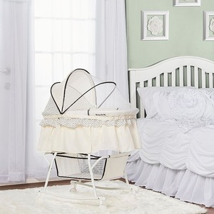 lot 7757 image: Dream On Me Lacy Portable 2-in-1 Bassinet And Cradle, Cream