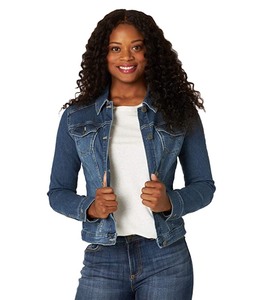lot 7773 image: Lee Stretch Denim Jacket