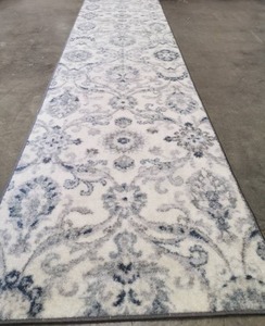 lot 9001 image: Patton Design Rug 30W 10L WhiteSteel 1PC