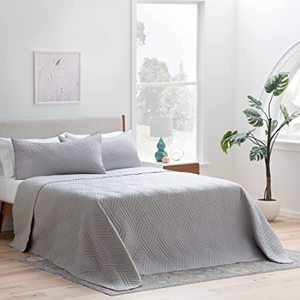 lot 2088 image: Linenspa Coverlet - King Size - Grey