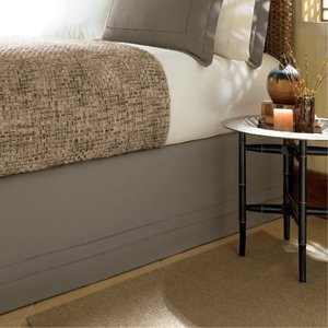 lot 2067 image: Linen Hemstitch 15-inch Drop Bed Skirt King