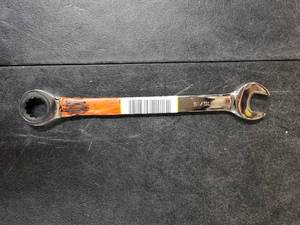 lot 7824 image: Husky 1516 Wrench 1