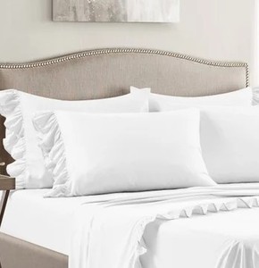 lot 2076 image: Lush Decor Reyna White Twin - XL (1 Comforter, 1Sham)