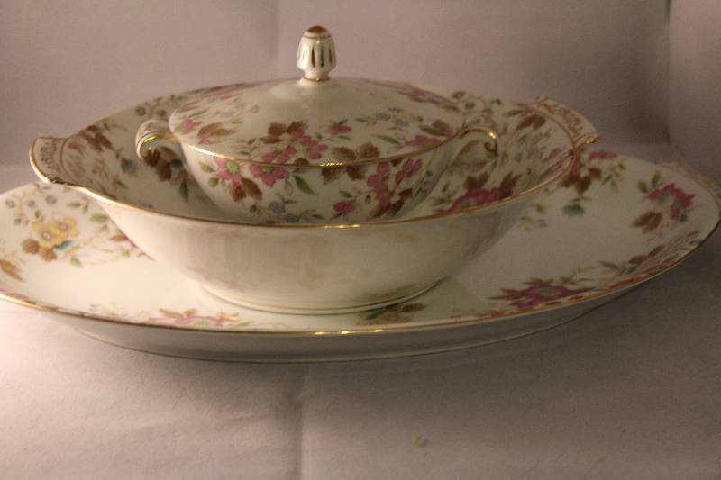 lot 1043 image: Cherry China