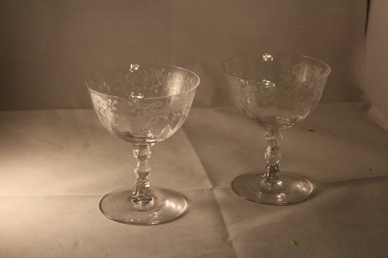 lot 1063 image: 2 Small Etched Glasses