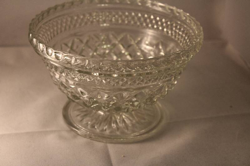 lot 1051 image: Nice Candy Dish