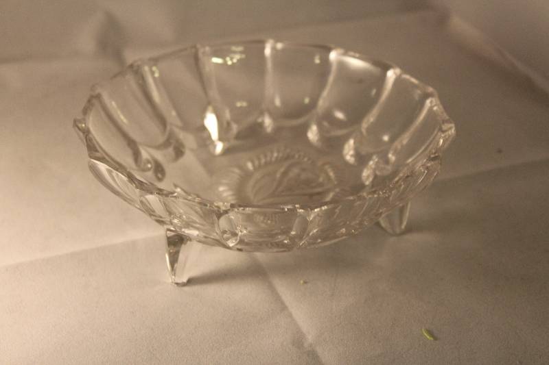 lot 1052 image: Rose Candy Dish