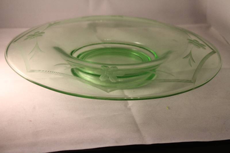 lot 1056 image: Green Etched Glass Dish