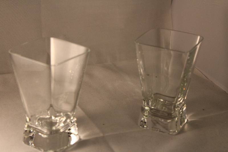 lot 1077 image: 2 Square Glasses