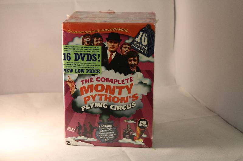 lot 1087 image: Monte Python Complete Collection