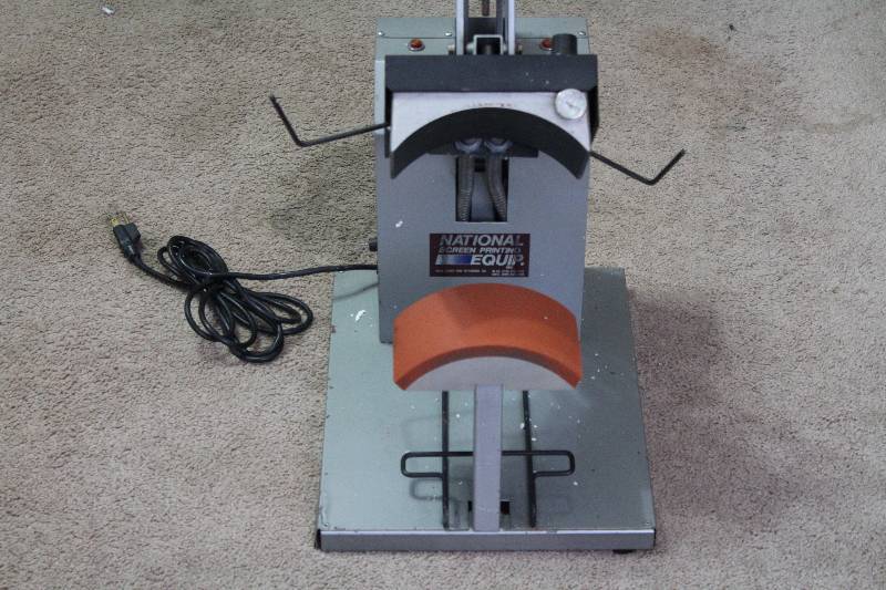 lot 1094 image: Hat Press