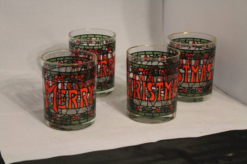 lot 1095 image: set of 4 Merry Christmas Glasses