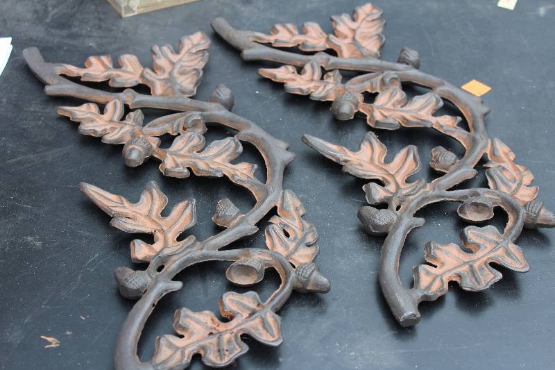 lot 1125 image: Cast Iron Wall Ornaments