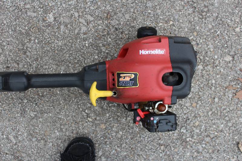 lot 1132 image: Homelite Zip Straight Weedeater