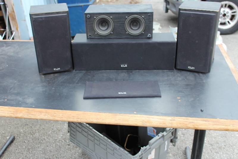 lot 1134 image: KLH Speakers