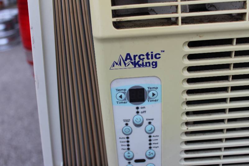 lot 1139 image: Artic King 110 AC Dent on Back