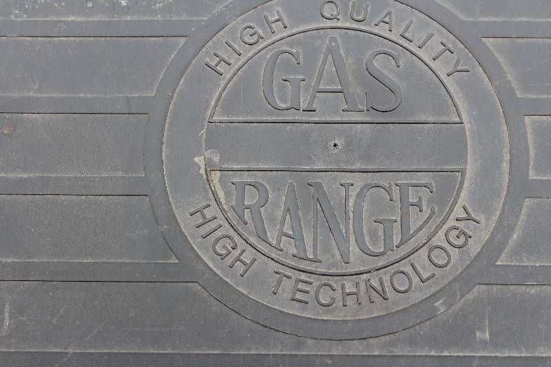 lot 1153 image: 1 Burner Gas Range