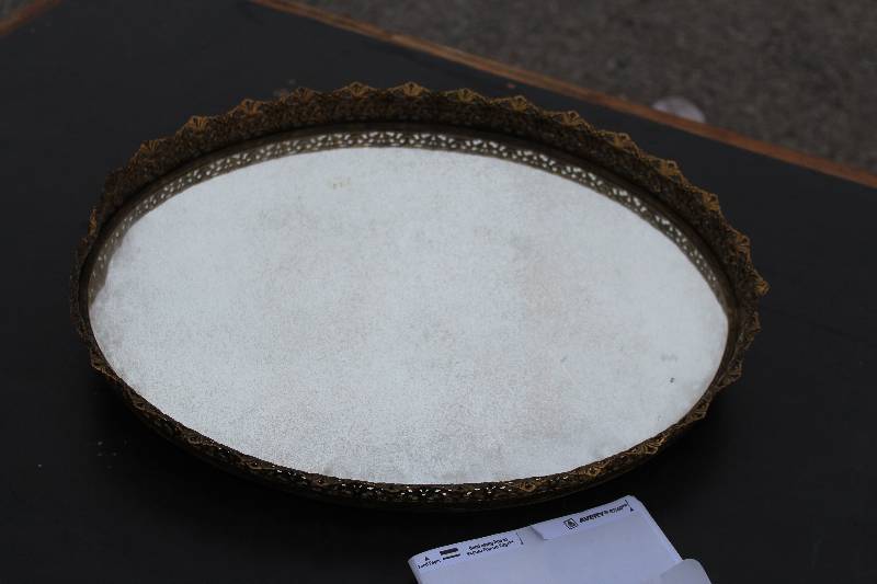 lot 1157 image: Mirrored Tray