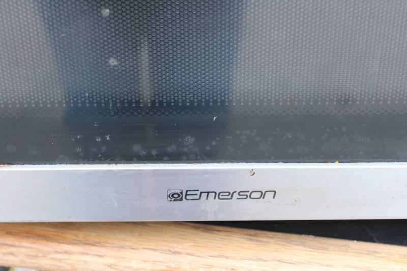 lot 1161 image: Emerson Microwave