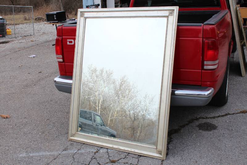 lot 1163 image: Mirror