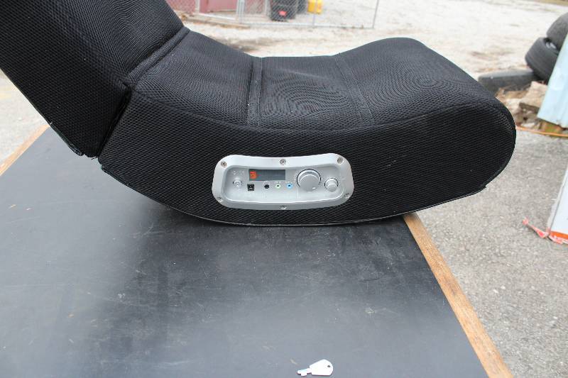 lot 1168 image: Gaming Chair-No Power Supply