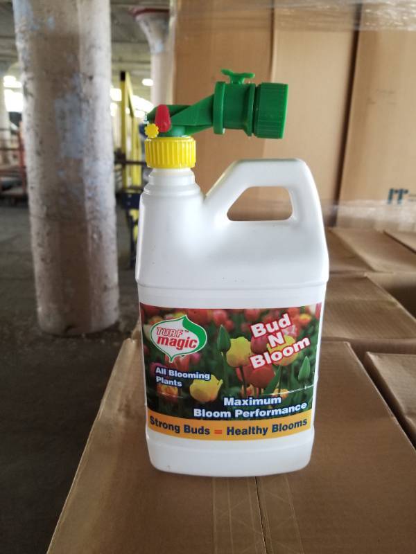 lot 90021 image: TURF MAGIC BUD N BLOOM 12 GALLON COVERS 1000 SQ FT