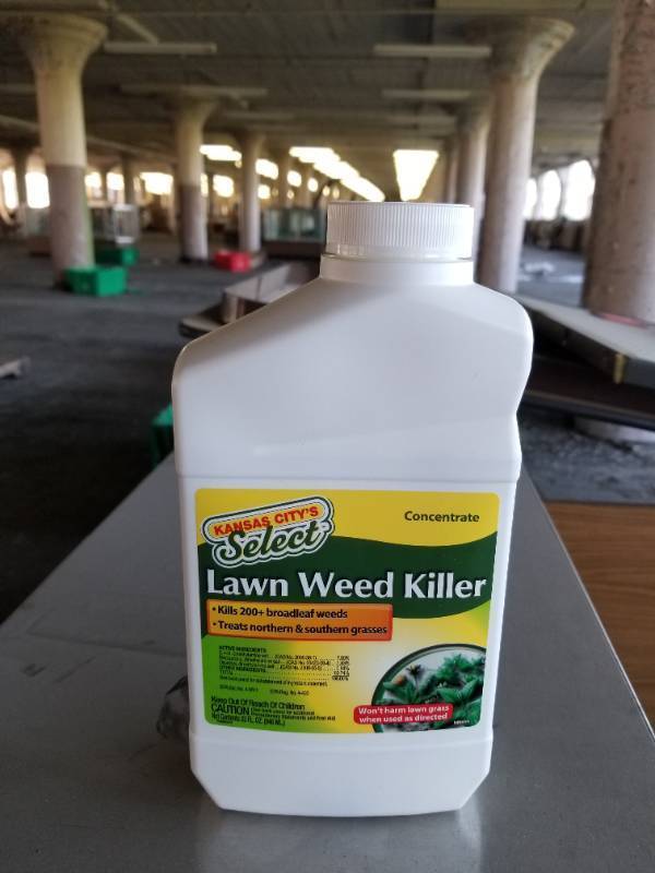 lot 73008 image: KANSAS CITY SELECT LAWN WEED KILLER CONCENTRATE 32 FL OZ