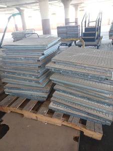 lot 50001 image: METAL PANELS 23 78 X 23 78 (CART NOT INCLUDED)