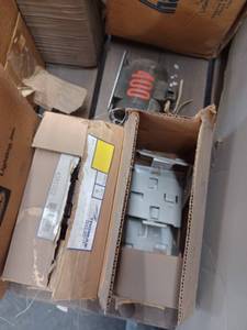 lot 50015 image: MISCELLANEOUS ELETRICAL PARTS (CART NOT INCLUDED)