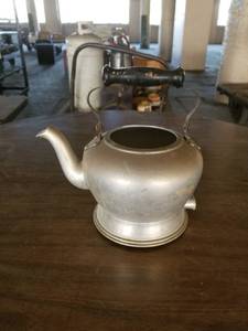 lot 71373 image: VINTAGE ELECTRIC COFFEE MAKER WITH NO LID
