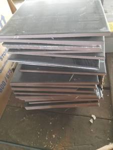 lot 71394 image: LOT OF SQUARE BLACK TILE 8 X 8