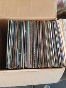 lot 71395 image: BOX OF RANDOM ALBUMS