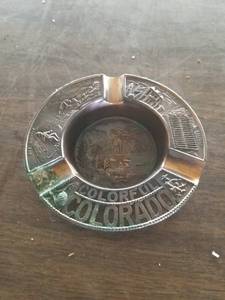 lot 71409 image: VINTAGE COLORADO SOUVENIR METAL ASHTRAY