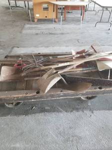 lot 71415 image: LOT OF RANDOM OUTDOOR TOOLS CART NOT INCLUDED