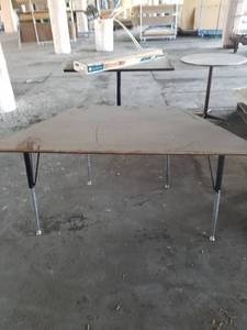 lot 71424 image: SSTUDENT DESK 58 X 26