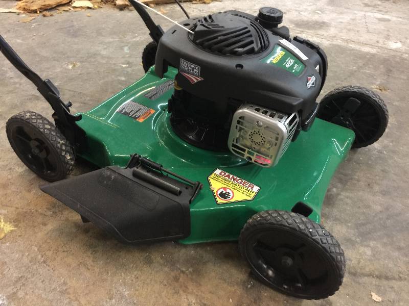 lot 1543 image: Weedeater 20 Deck Push Mower Briggs & Stratton Engine