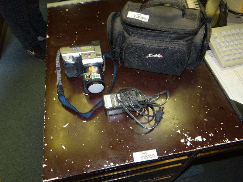 lot 1009 image: Sony Camera Takes Discs.