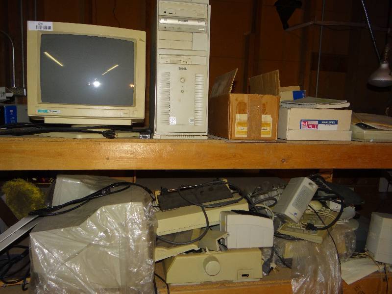 lot 1082 image: Misc Computer Stuff.