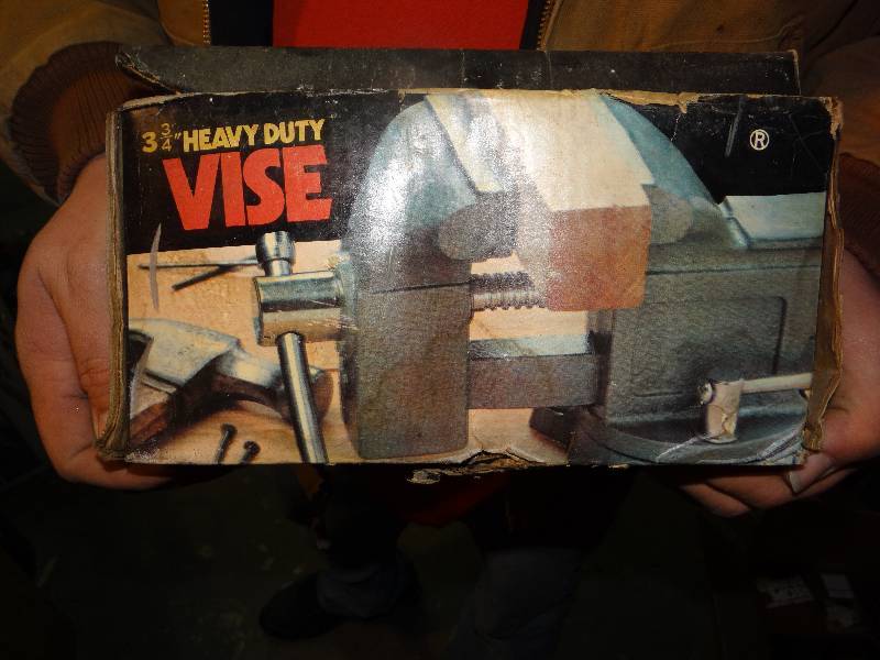 lot 1097 image: 3 & 3 14 Heavy Duty Vise.