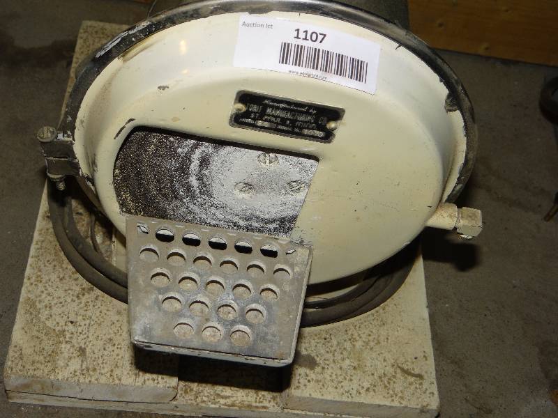 lot 1107 image: Grinder Torit Manu. Co.