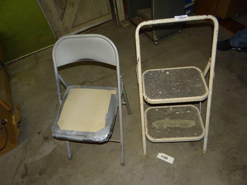 lot 1118 image: Chair & Step Stool.