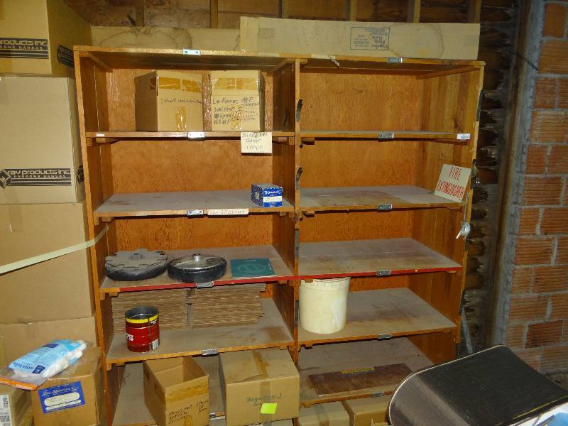 lot 1121 image: XL Shelf WContents.