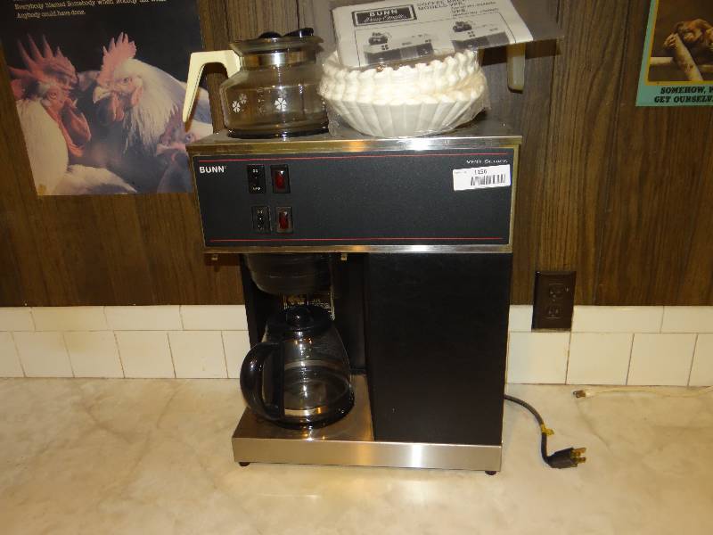 lot 1156 image: Bunn Coffee Pot VPR Series.