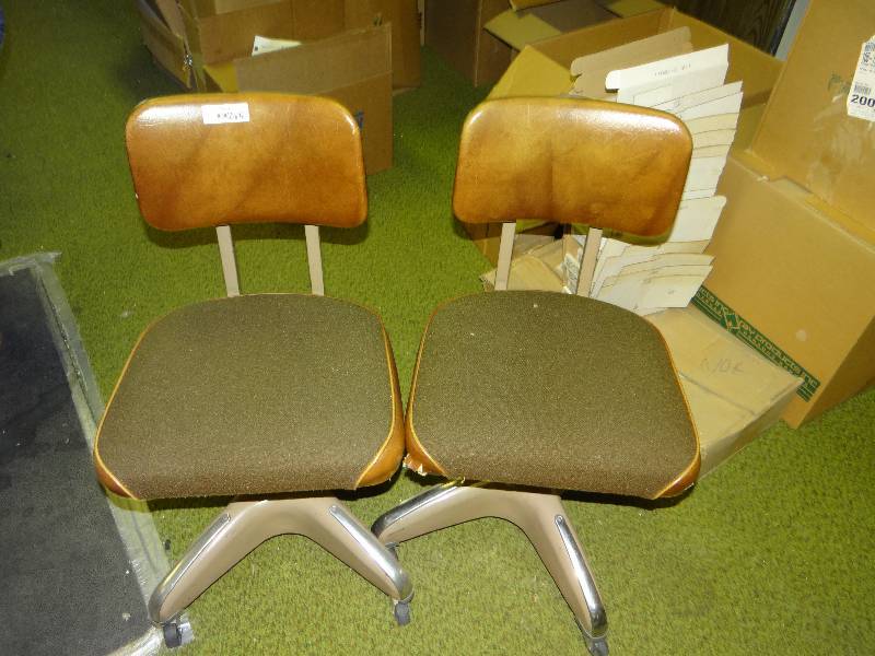 lot 1163 image: 2 Matching Brown Chairs.