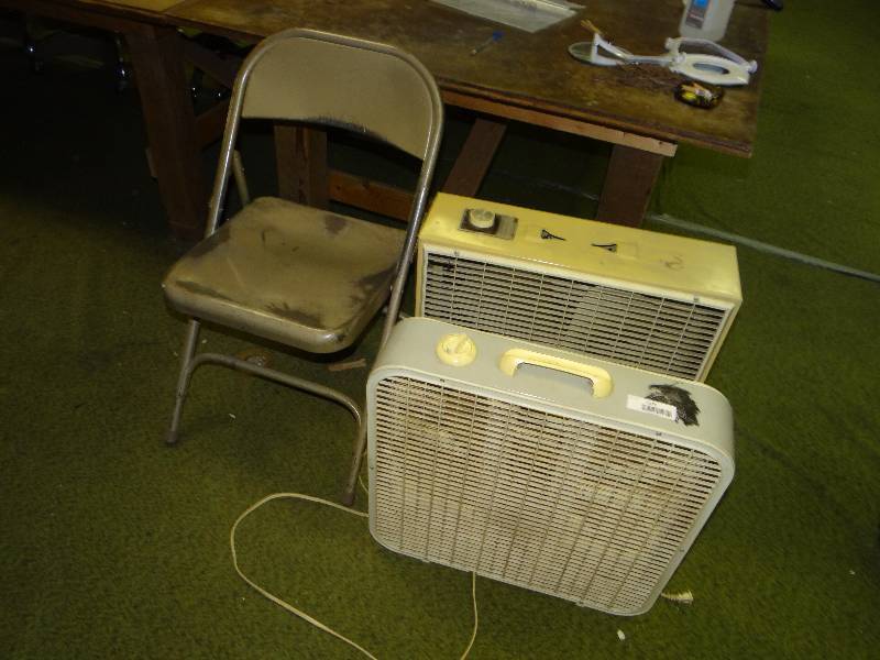lot 1170 image: 1 Folding Chair & 3 Fans.