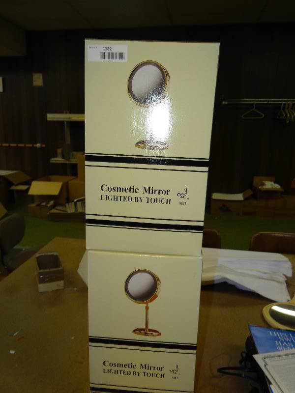lot 1182 image: 2 Cosmetic Mirror Lighted By Touch Retail 125.