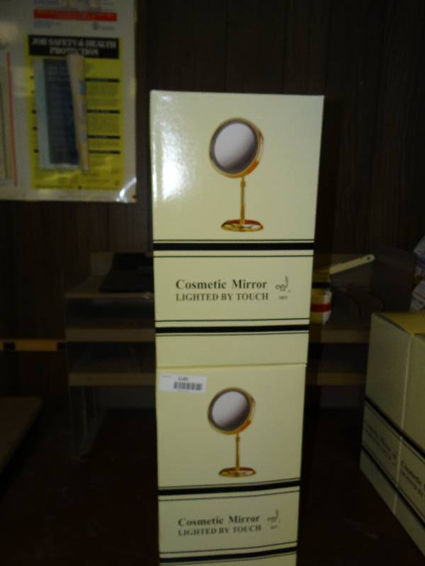 lot 1185 image: 2 Cosmetic Mirror Lighted By Touch Retail 125.