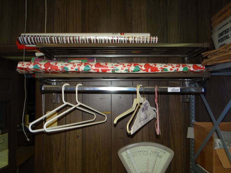 lot 1209 image: Shelf WAll Contents.